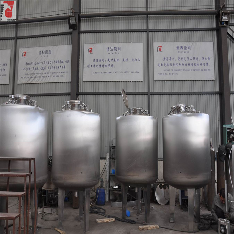 Distilled distiller water storage tank for holding WFI water with jacket heating and cooling WEMAC S009
